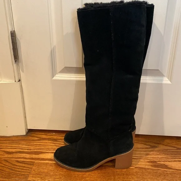 Suede UGG BOOTS - Picture 3 of 7